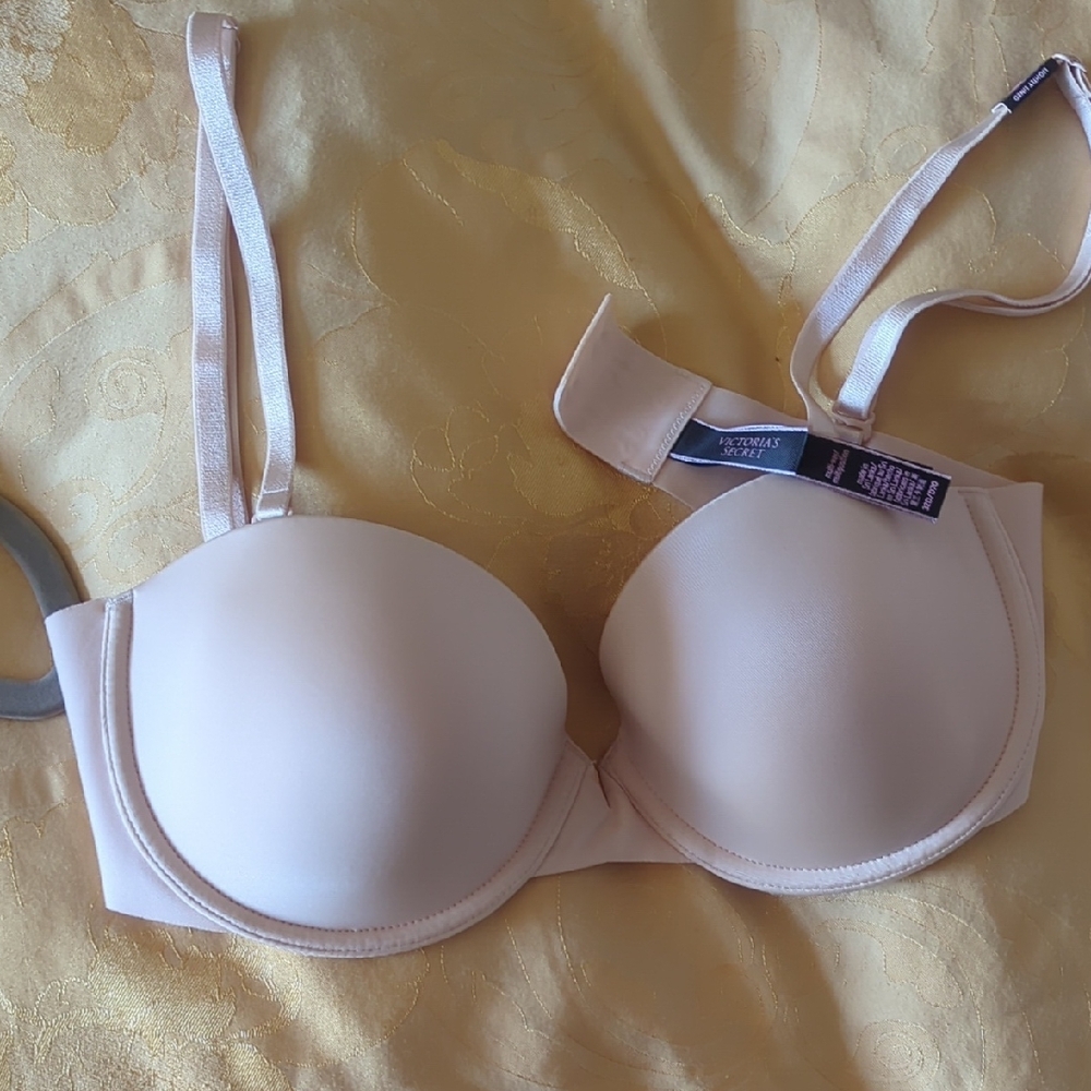 Victoria's Secret Light Beige Bra